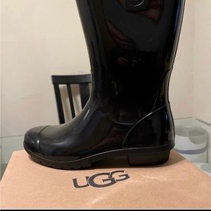 Ugg rain boots size7.5